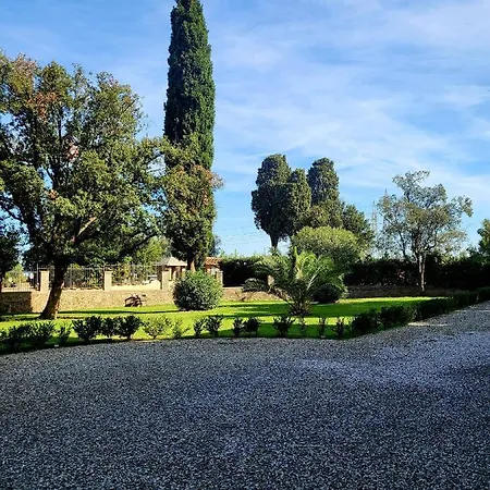 La Apartments: Sardinia-corsica Gateway With Secure Parking