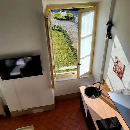 La Apartments: Sardinia-corsica Gateway With Secure Parking * Livorno