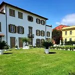 Apartment La - Convenient For Sardinia And Corsica - 4 Beds - Private Parking Included With