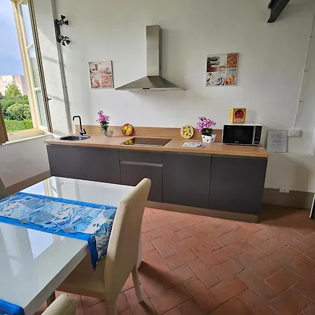 La - Convenient For Sardinia And Corsica - 4 Beds - Private Parking Included With
